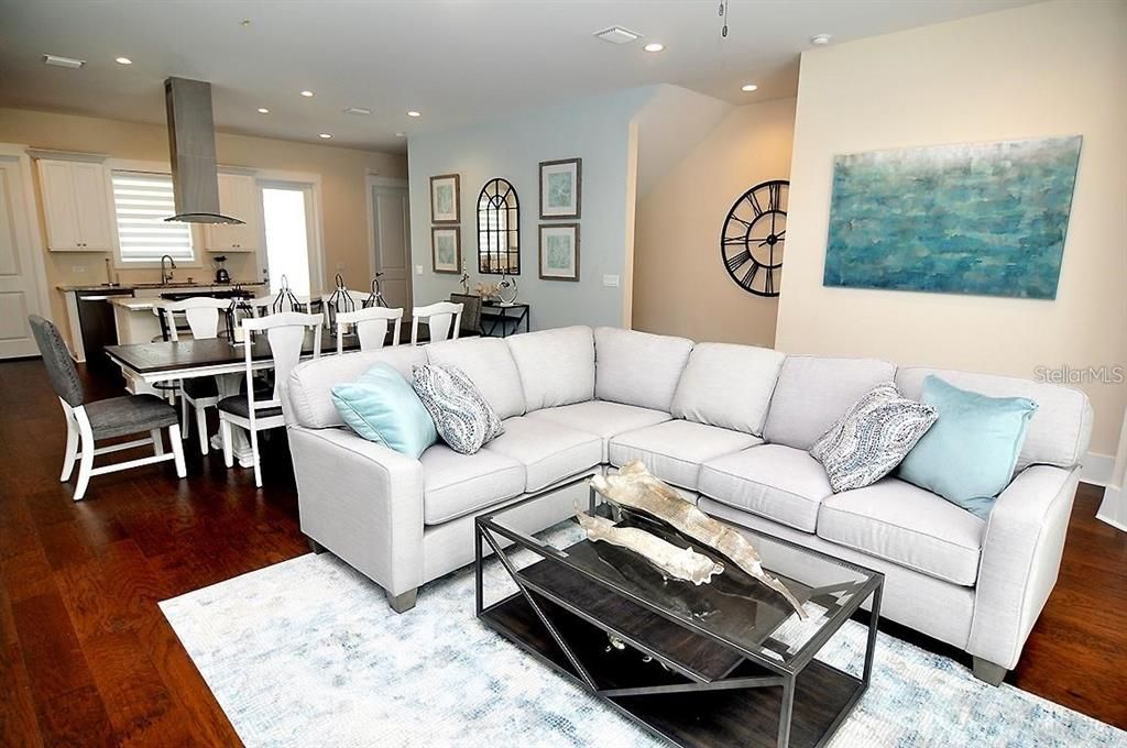 For Sale: $1,690,000 (3 beds, 2 baths, 2091 Square Feet)