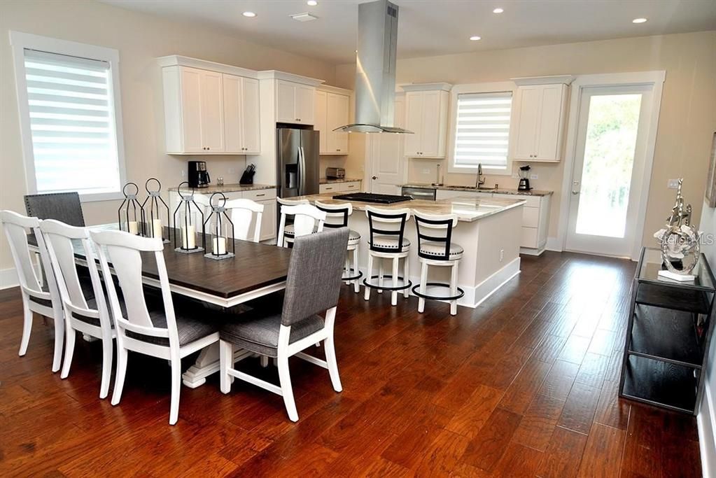 For Sale: $1,690,000 (3 beds, 2 baths, 2091 Square Feet)