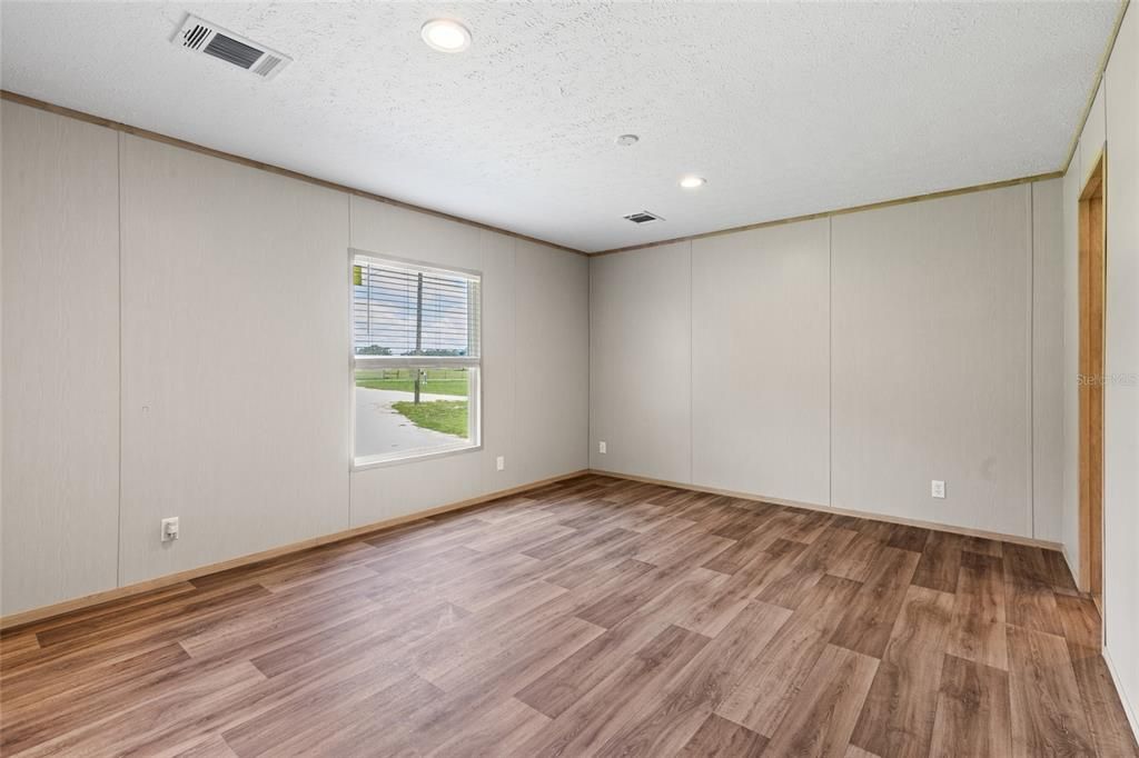 待售: $199,900 (3 贝兹, 2 浴室, 1475 平方英尺)