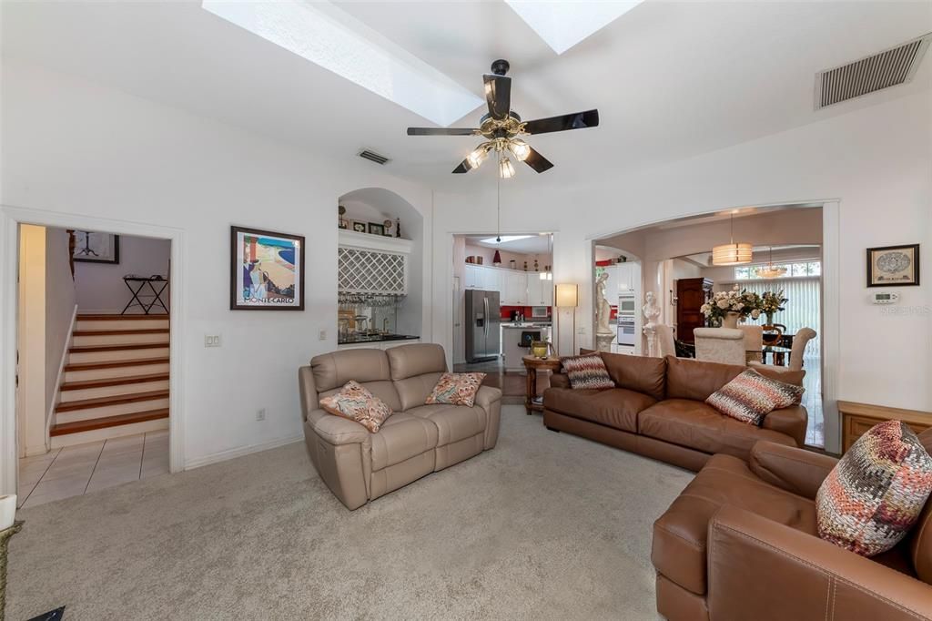 Activo con contrato: $1,159,000 (5 camas, 5 baños, 4468 Pies cuadrados)