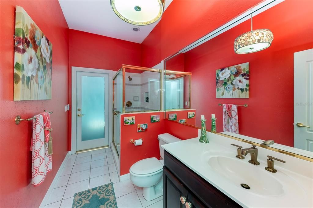 Activo con contrato: $1,159,000 (5 camas, 5 baños, 4468 Pies cuadrados)