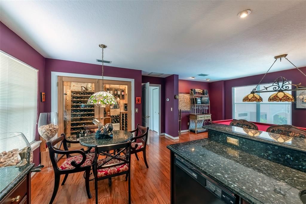 Activo con contrato: $1,159,000 (5 camas, 5 baños, 4468 Pies cuadrados)