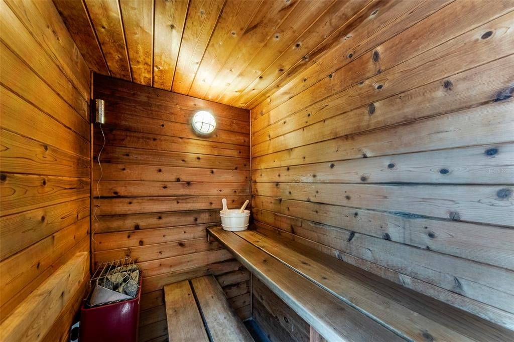 Activo con contrato: $1,159,000 (5 camas, 5 baños, 4468 Pies cuadrados)