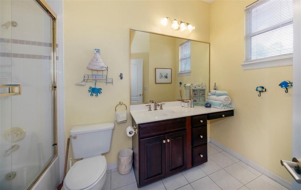 Activo con contrato: $1,159,000 (5 camas, 5 baños, 4468 Pies cuadrados)