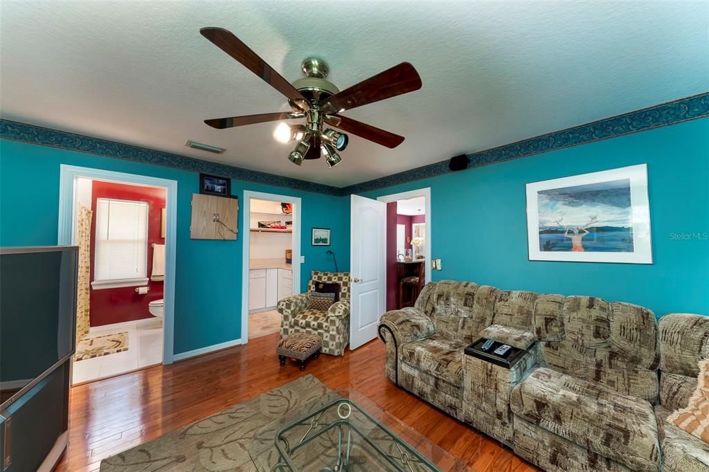 Activo con contrato: $1,159,000 (5 camas, 5 baños, 4468 Pies cuadrados)