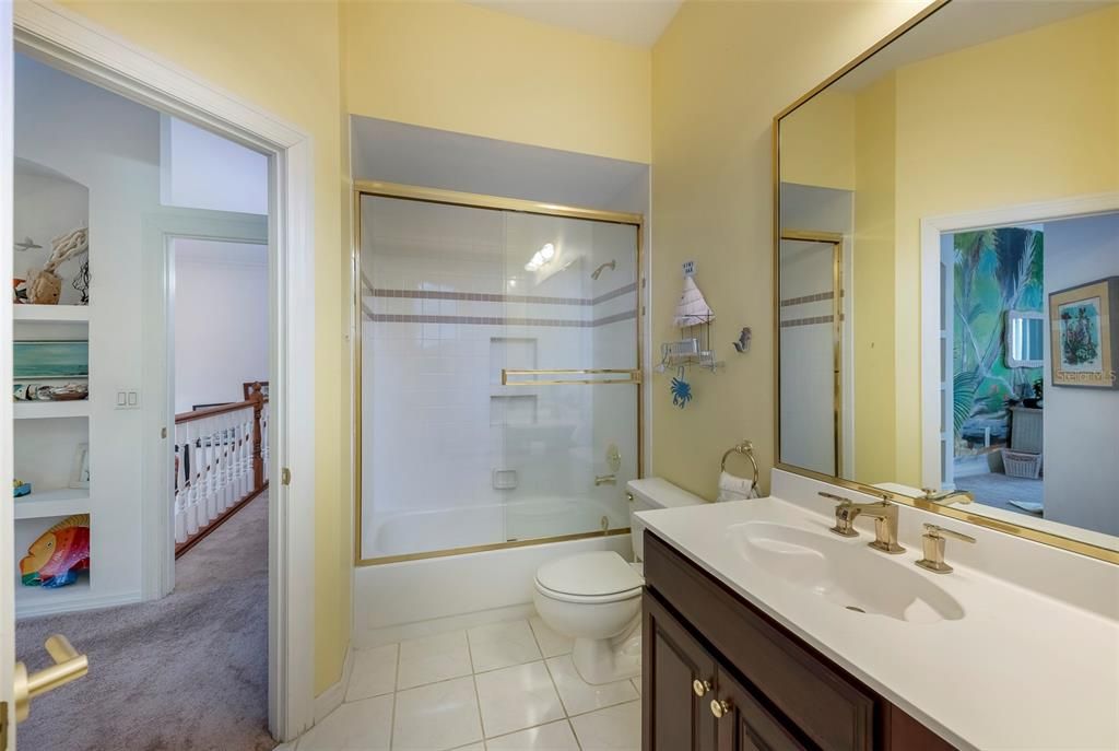 Activo con contrato: $1,159,000 (5 camas, 5 baños, 4468 Pies cuadrados)