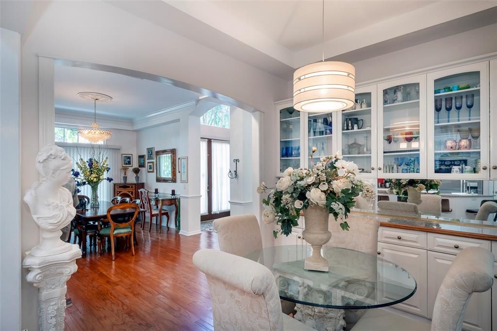 Activo con contrato: $1,159,000 (5 camas, 5 baños, 4468 Pies cuadrados)