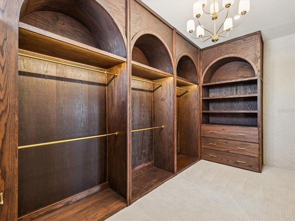 На продажу: $2,499,000 (5 спален, 3 ванн, 4239 Квадратных фут)