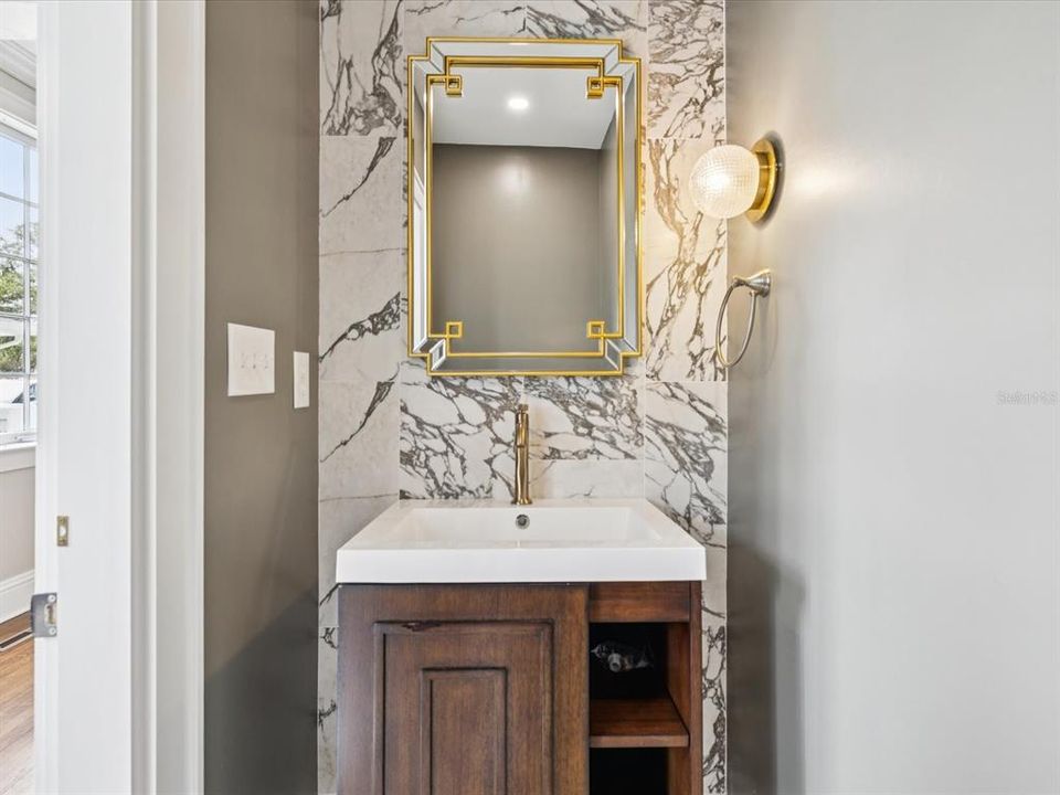 На продажу: $2,499,000 (5 спален, 3 ванн, 4239 Квадратных фут)