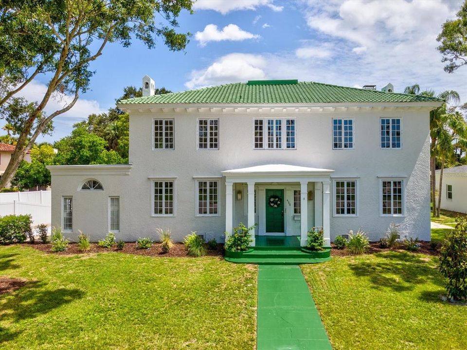 На продажу: $2,499,000 (5 спален, 3 ванн, 4239 Квадратных фут)