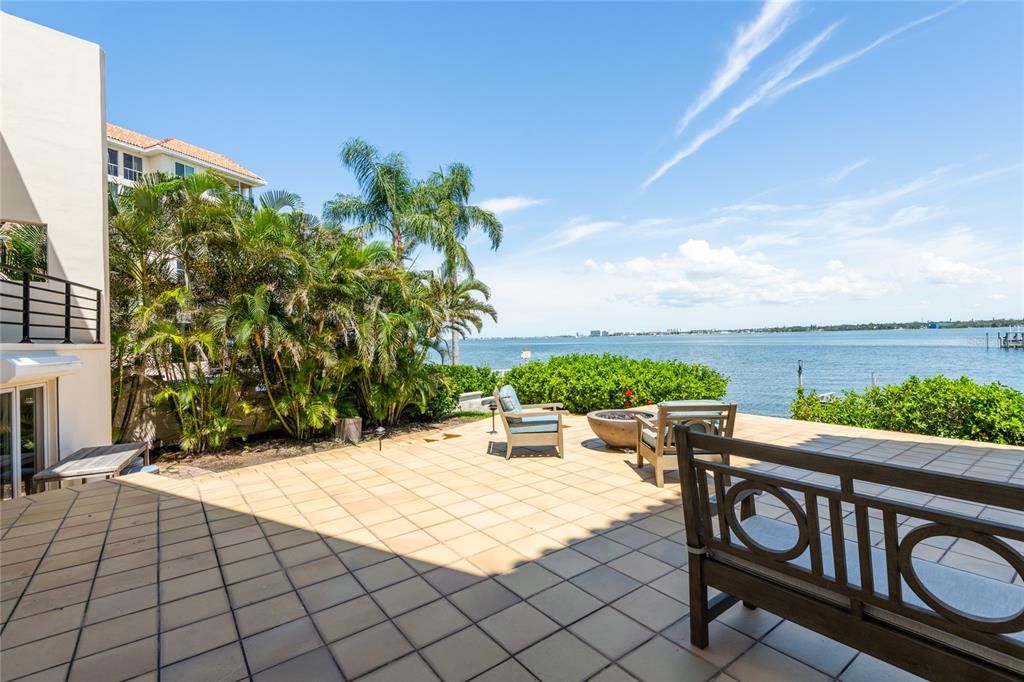 На продажу: $2,674,000 (4 спален, 3 ванн, 3900 Квадратных фут)