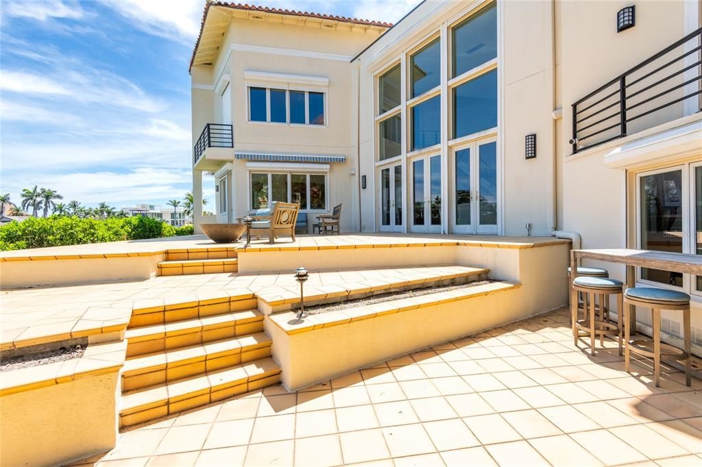 На продажу: $2,674,000 (4 спален, 3 ванн, 3900 Квадратных фут)