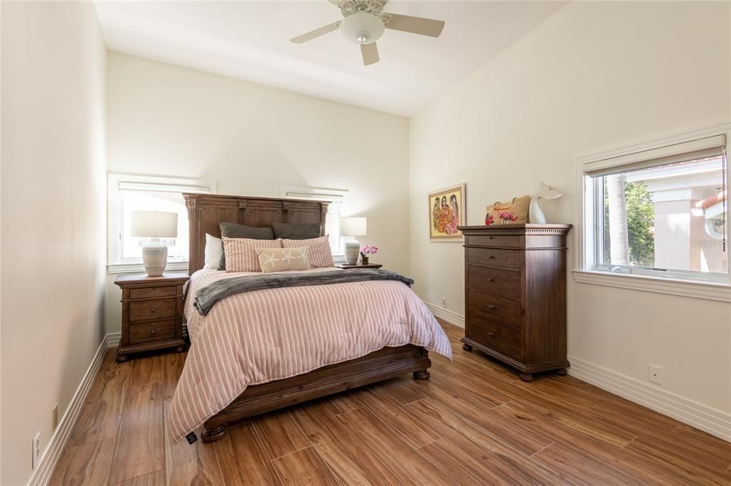 На продажу: $2,674,000 (4 спален, 3 ванн, 3900 Квадратных фут)