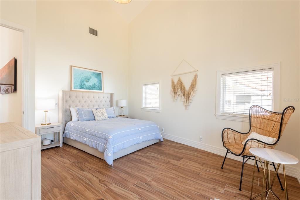 На продажу: $2,674,000 (4 спален, 3 ванн, 3900 Квадратных фут)