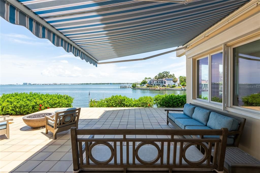 На продажу: $2,674,000 (4 спален, 3 ванн, 3900 Квадратных фут)