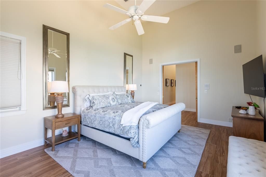 На продажу: $2,674,000 (4 спален, 3 ванн, 3900 Квадратных фут)