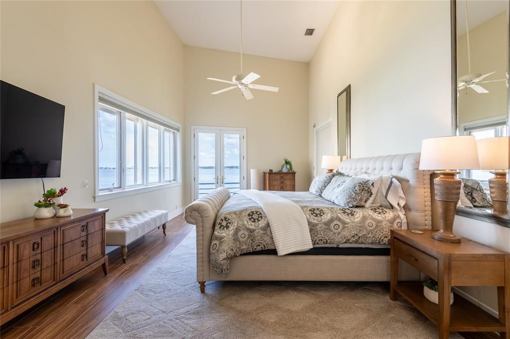 На продажу: $2,674,000 (4 спален, 3 ванн, 3900 Квадратных фут)