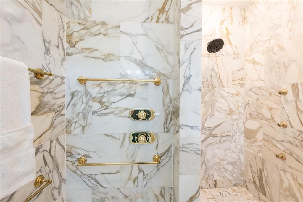 На продажу: $2,674,000 (4 спален, 3 ванн, 3900 Квадратных фут)