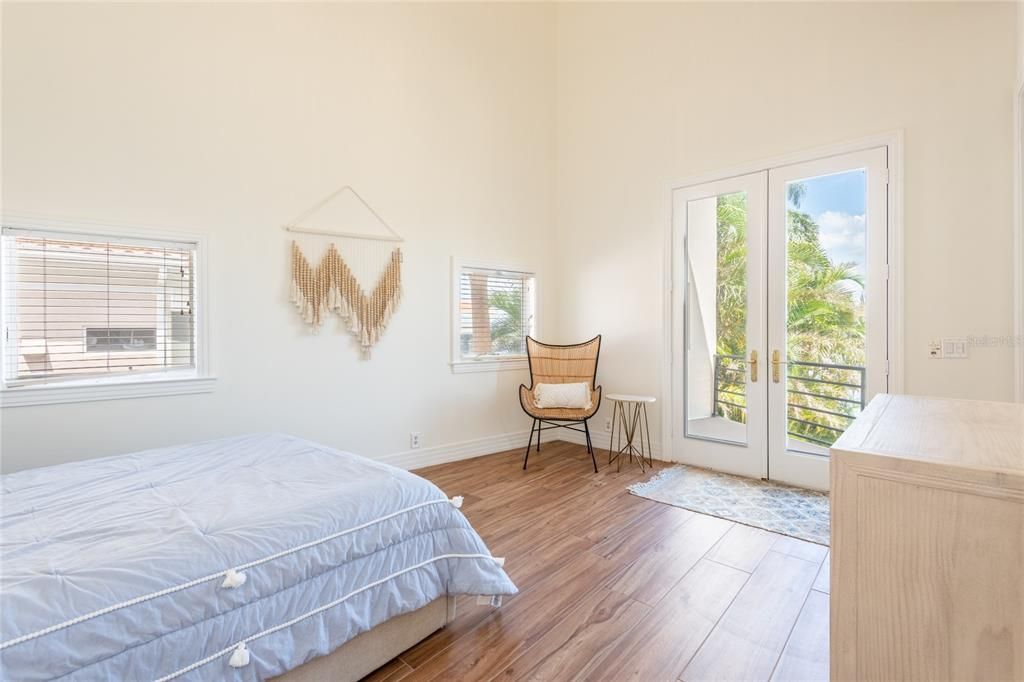 На продажу: $2,674,000 (4 спален, 3 ванн, 3900 Квадратных фут)