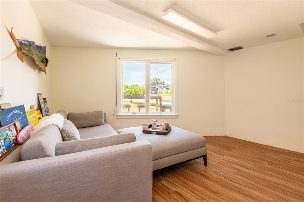 На продажу: $2,674,000 (4 спален, 3 ванн, 3900 Квадратных фут)