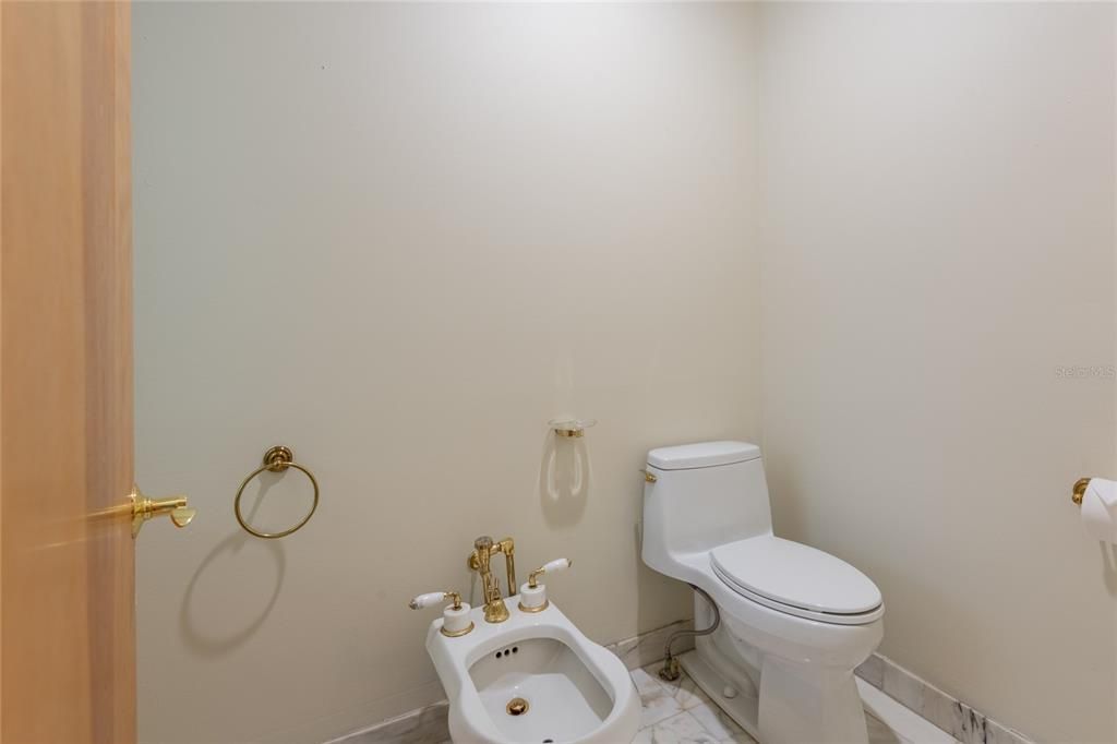 На продажу: $2,674,000 (4 спален, 3 ванн, 3900 Квадратных фут)