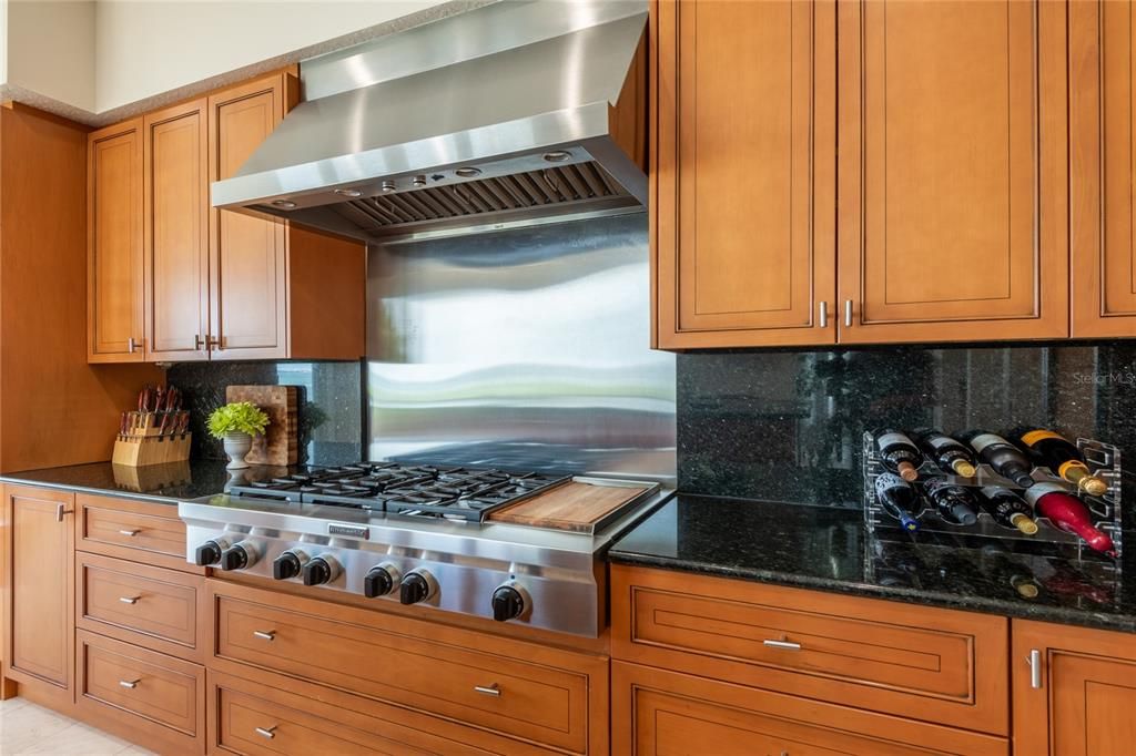 На продажу: $2,674,000 (4 спален, 3 ванн, 3900 Квадратных фут)