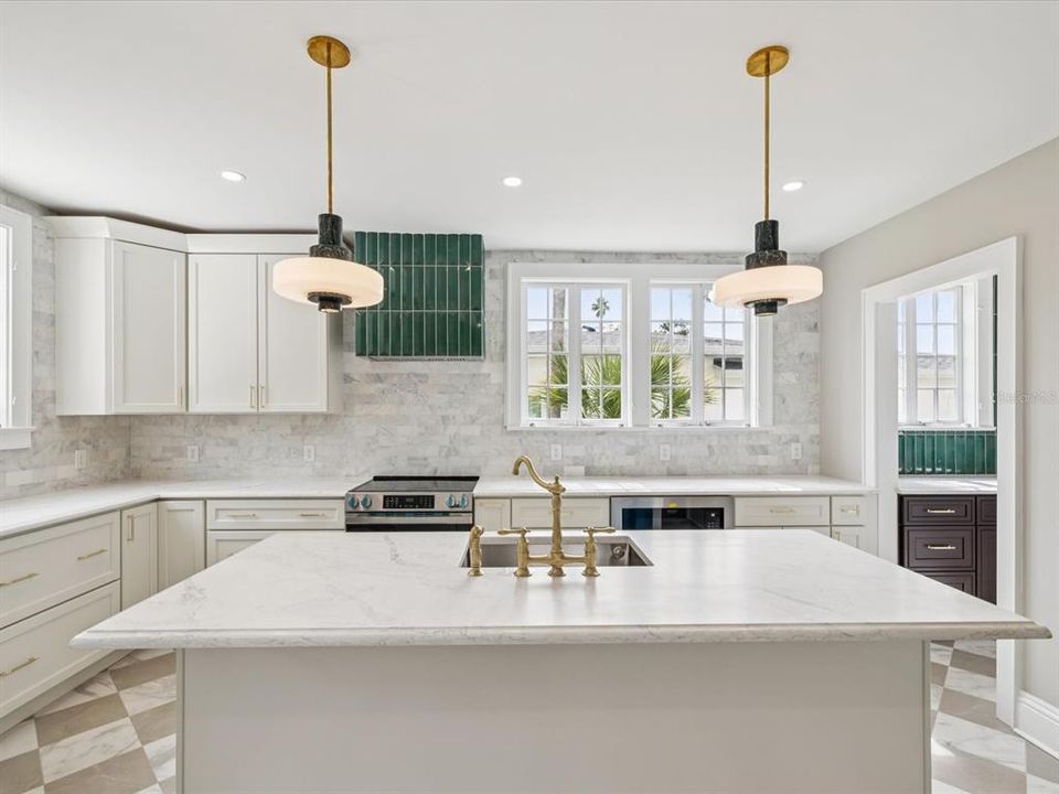 For Rent: $11,000 (5 beds, 3 baths, 4239 Square Feet)