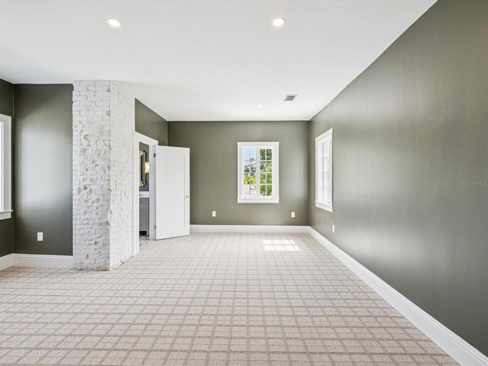 For Rent: $11,000 (5 beds, 3 baths, 4239 Square Feet)