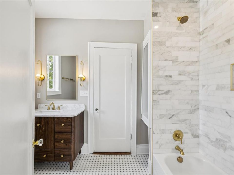 For Rent: $11,000 (5 beds, 3 baths, 4239 Square Feet)