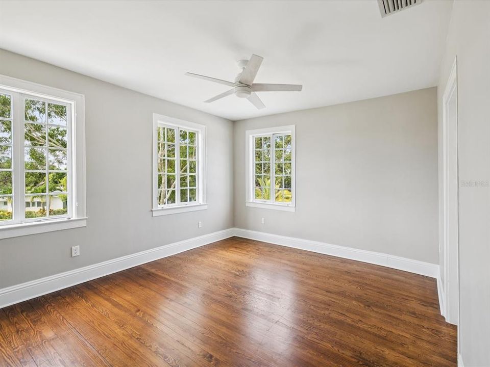 For Rent: $11,000 (5 beds, 3 baths, 4239 Square Feet)