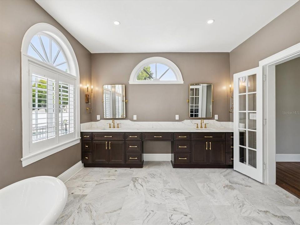 For Rent: $11,000 (5 beds, 3 baths, 4239 Square Feet)