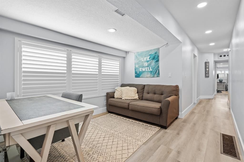 En Venta: $1,699,000 (4 camas, 2 baños, 2848 Pies cuadrados)