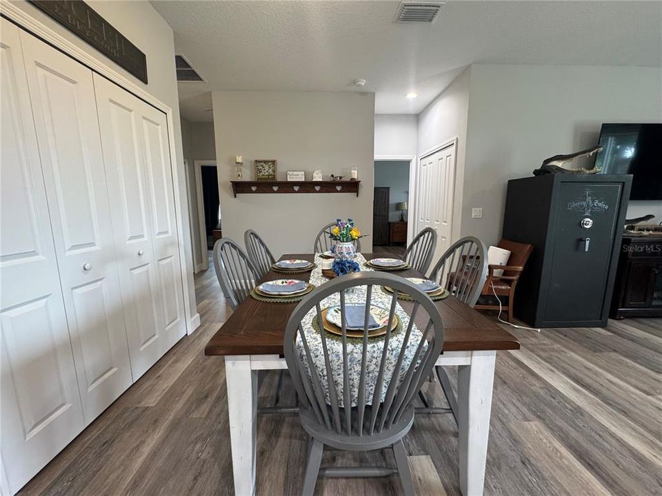 En Venta: $360,000 (3 camas, 2 baños, 1458 Pies cuadrados)