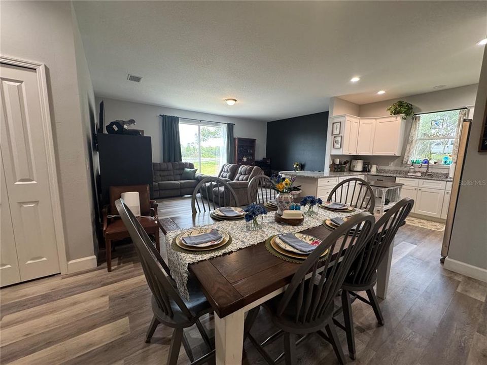 En Venta: $360,000 (3 camas, 2 baños, 1458 Pies cuadrados)