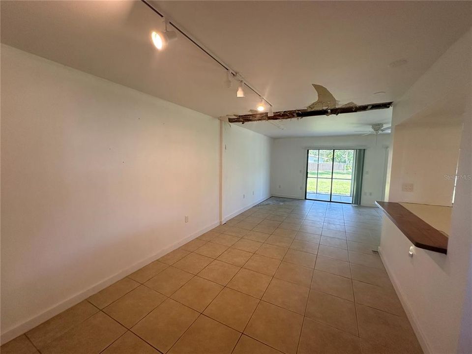 Под контрактом: $125,000 (2 спален, 2 ванн, 1340 Квадратных фут)