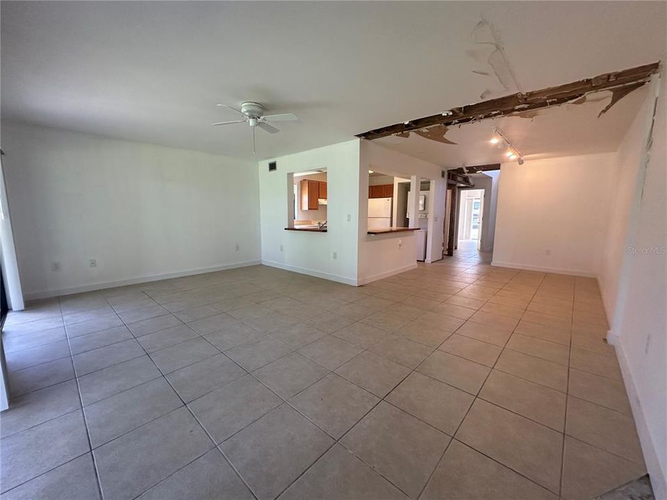 Под контрактом: $125,000 (2 спален, 2 ванн, 1340 Квадратных фут)