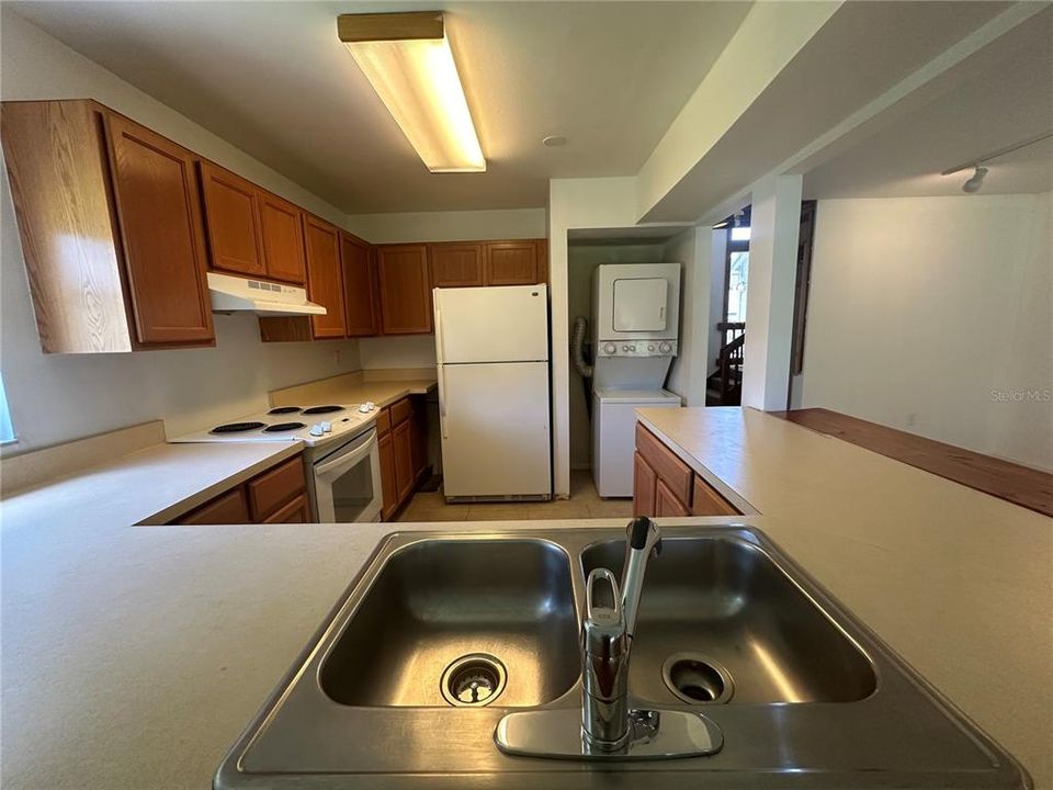 Под контрактом: $125,000 (2 спален, 2 ванн, 1340 Квадратных фут)