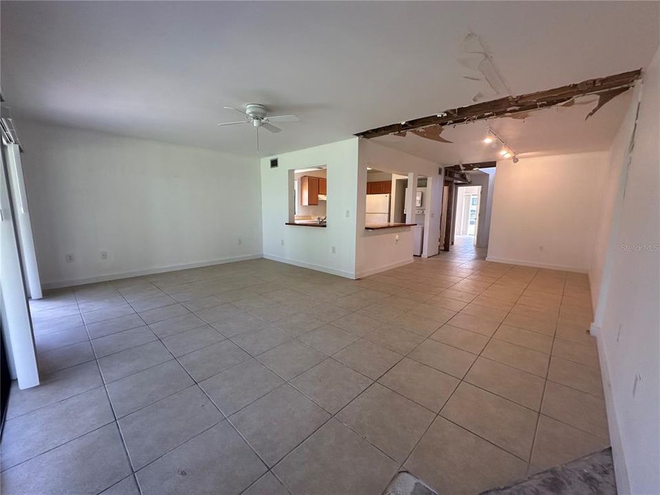 Под контрактом: $125,000 (2 спален, 2 ванн, 1340 Квадратных фут)