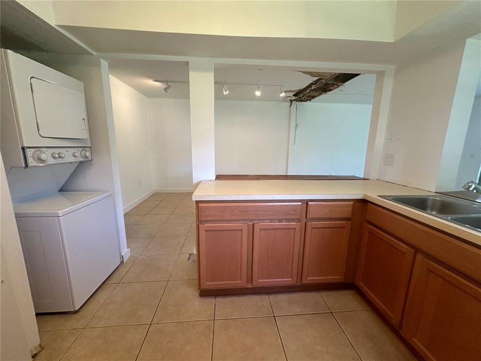 Под контрактом: $125,000 (2 спален, 2 ванн, 1340 Квадратных фут)