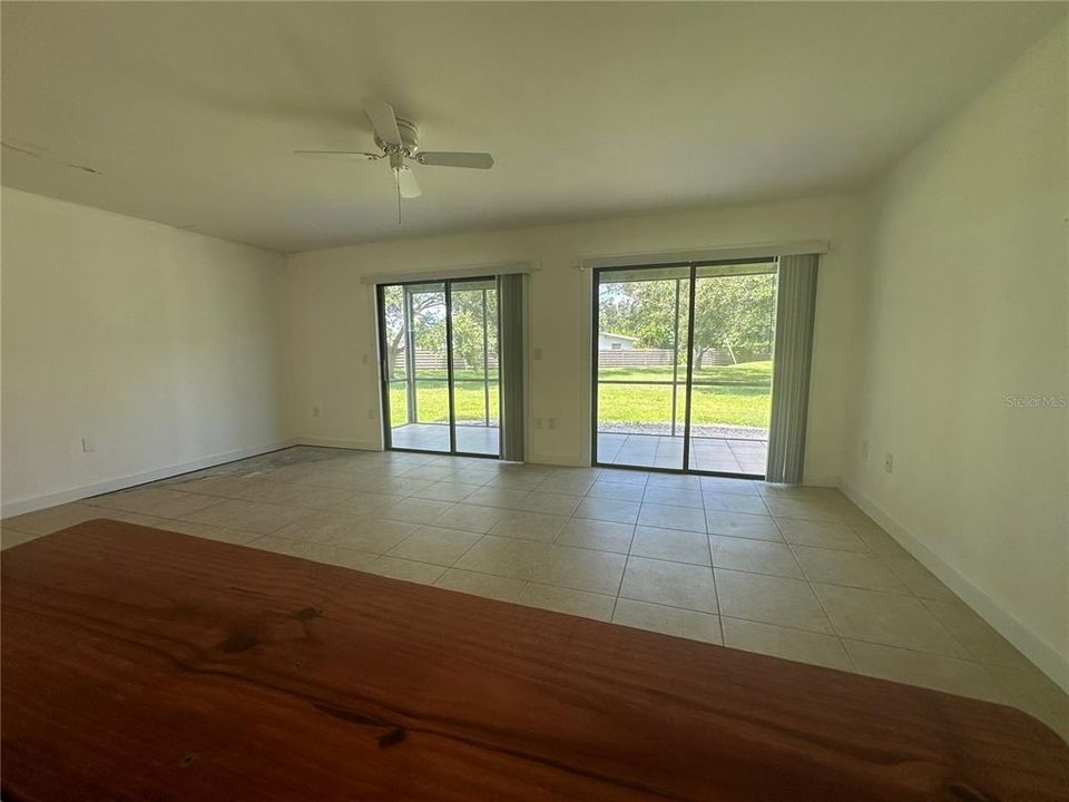 Под контрактом: $125,000 (2 спален, 2 ванн, 1340 Квадратных фут)