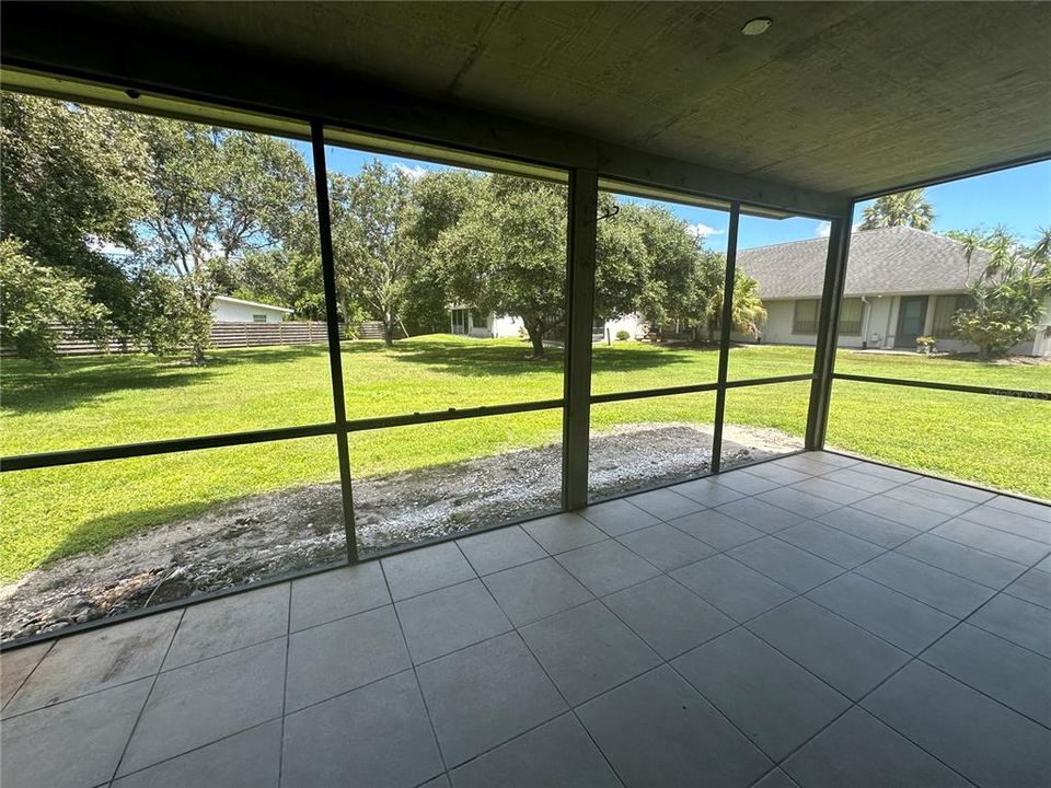 Под контрактом: $125,000 (2 спален, 2 ванн, 1340 Квадратных фут)