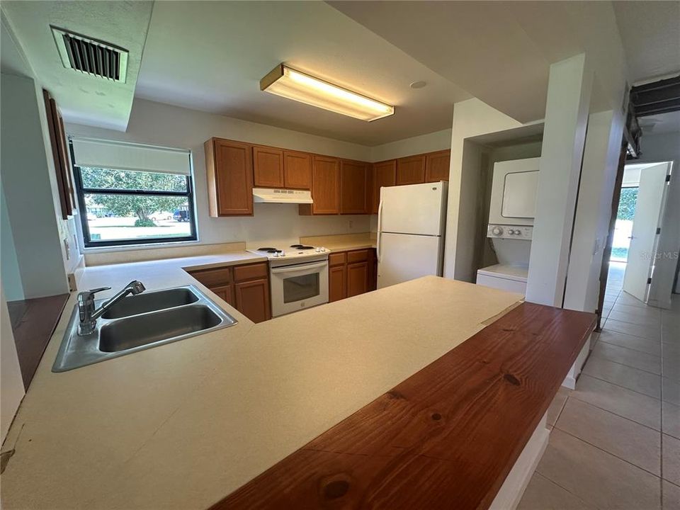 Под контрактом: $125,000 (2 спален, 2 ванн, 1340 Квадратных фут)