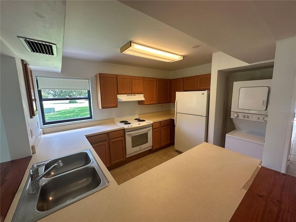 Под контрактом: $125,000 (2 спален, 2 ванн, 1340 Квадратных фут)