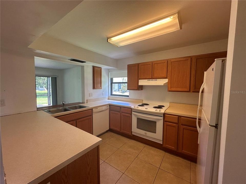 Под контрактом: $125,000 (2 спален, 2 ванн, 1340 Квадратных фут)