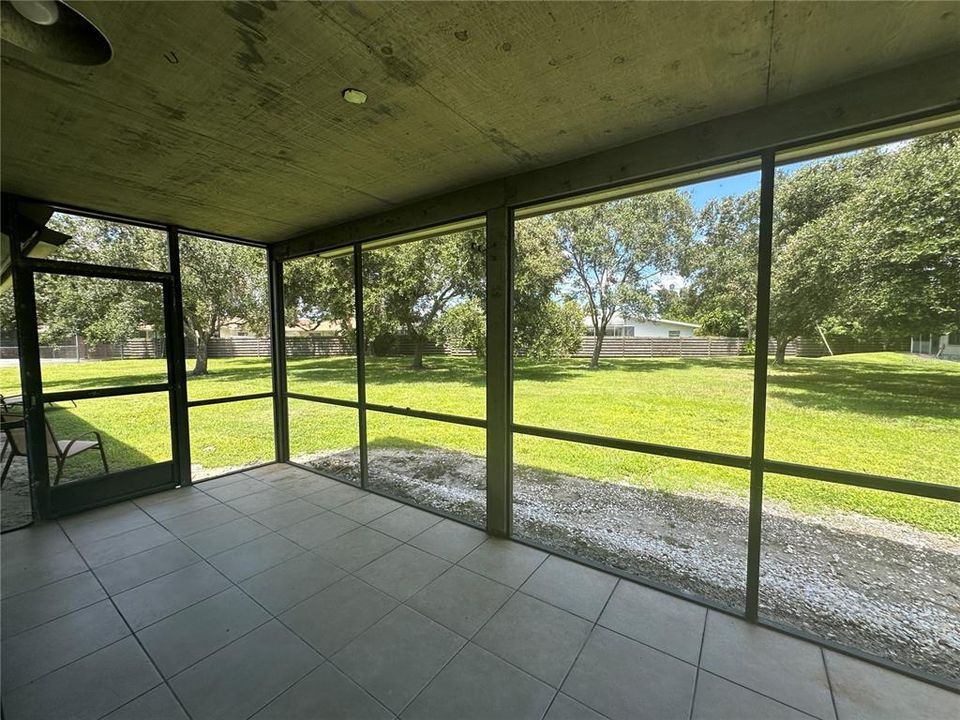 Под контрактом: $125,000 (2 спален, 2 ванн, 1340 Квадратных фут)