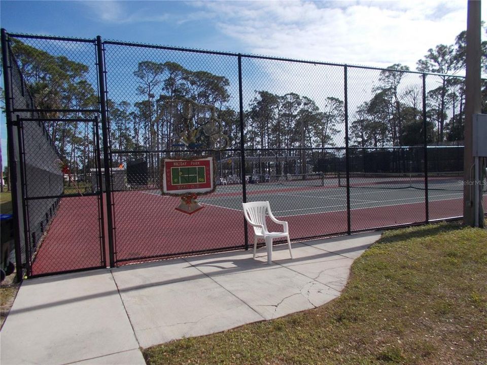 待售: $5,800 (0.10 acres)