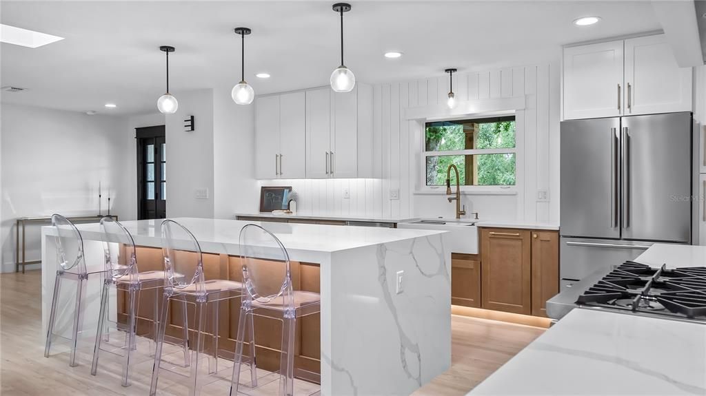 На продажу: $1,295,000 (4 спален, 3 ванн, 2792 Квадратных фут)