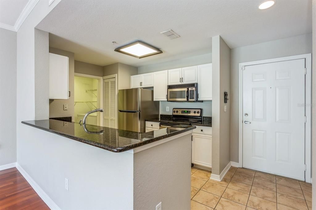 待售: $499,000 (2 贝兹, 2 浴室, 1184 平方英尺)