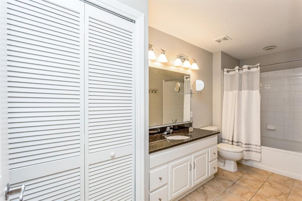 待售: $499,000 (2 贝兹, 2 浴室, 1184 平方英尺)