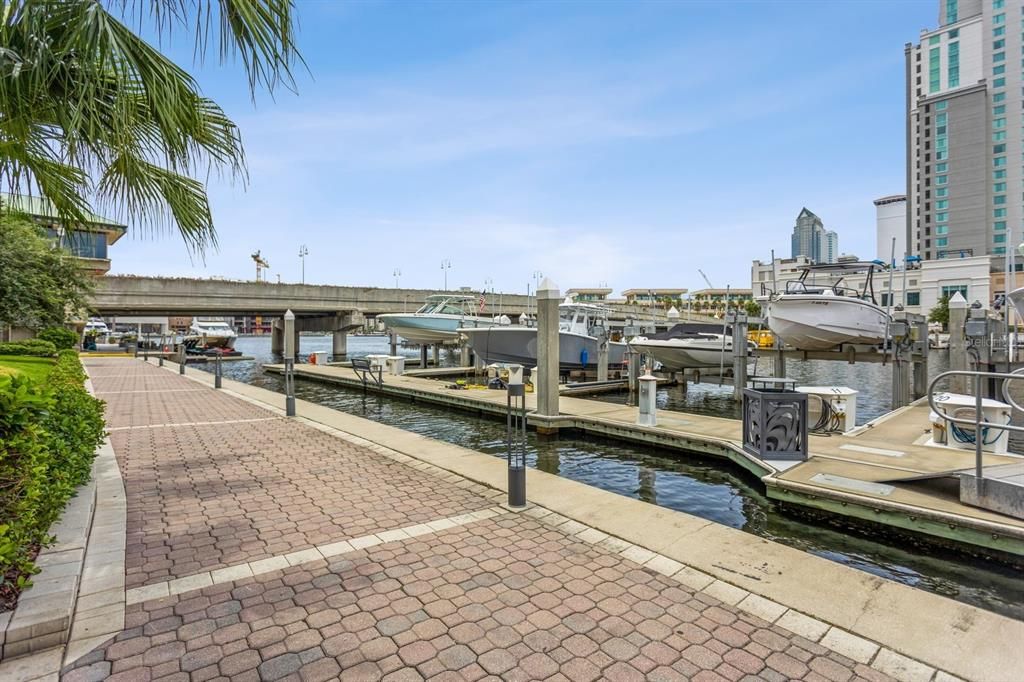 待售: $499,000 (2 贝兹, 2 浴室, 1184 平方英尺)